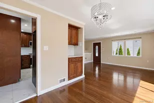 5 Willets Dr, Syosset, NY 11791 - Photo 4