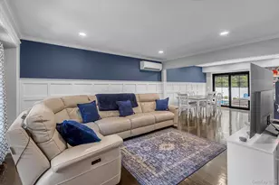 31 Apple Ln, Commack, NY 11725 - Photo 4