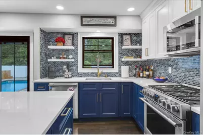 31 Apple Lane, Commack, NY 11725 - Photo 6