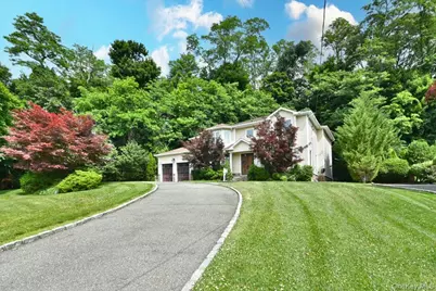 245 Harbor Hill Road, East Hills, NY 11576 - Photo 6