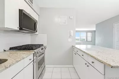 70-25 Yellowstone Boulevard #15P, Forest Hills, NY 11375 - Photo 8