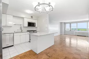 70-25 Yellowstone Blvd, Forest Hills, NY 11375 - Photo 4