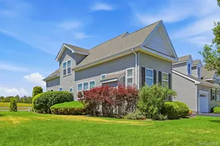 163 Augusta Dr, Medford, NY 11763 - Photo 2