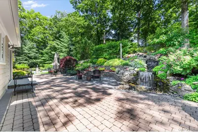 10 Serene Court, Dix Hills, NY 11746 - Photo 4