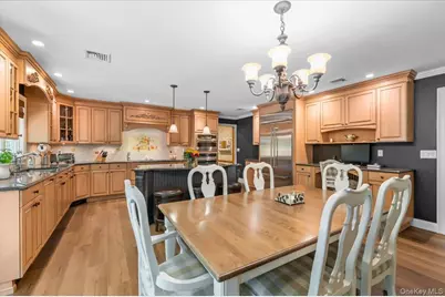 10 Serene Court, Dix Hills, NY 11746 - Photo 16