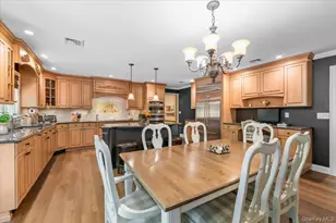 10 Serene Ct, Dix Hills, NY 11746 - Photo 16