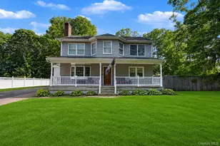 20 Richmond Blvd, Lake Grove, NY 11755 - Photo 4