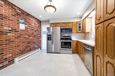 332 Marcy Street, West Babylon, NY 11704 - Photo 10