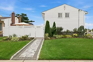2504 Cadillac Dr, East Meadow, NY 11554 - Photo 32