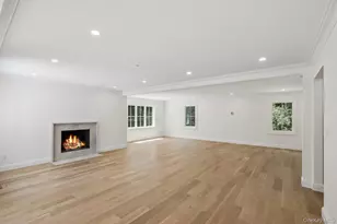 19 Woodvale Dr, Syosset, NY 11791 - Photo 10