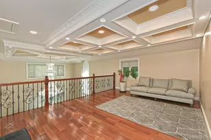 66-26 Marathon Pkwy, Little Neck, NY 11362 - Photo 16