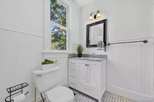 10 S Grand Ave, Poughkeepsie, NY 12603 - Photo 32