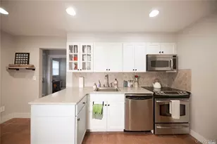 29 Woodlake E Dr, Woodbury, NY 11797 - Photo 2