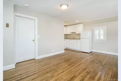 61 Locust Avenue apt. #1, Sea Cliff, NY 11579 - Photo 6