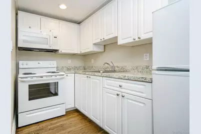 61 Locust Avenue apt. #1, Sea Cliff, NY 11579 - Photo 8