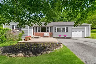 644 Sharon Ln, Yorktown Heights, NY 10598 - Photo 2