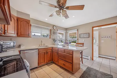 36 Sunrise Lane, Levittown, NY 11756 - Photo 10