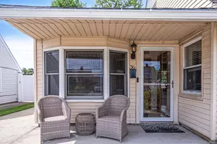 36 Sunrise Ln, Levittown, NY 11756 - Photo 4