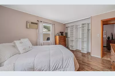36 Sunrise Lane, Levittown, NY 11756 - Photo 20