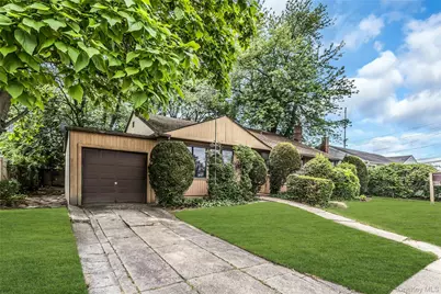 828 N Fletcher Avenue, Valley Stream, NY 11580 - Photo 2