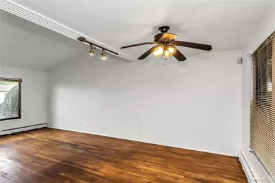 828 N Fletcher Avenue, Valley Stream, NY 11580 - Photo 8