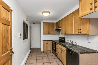 828 N Fletcher Avenue, Valley Stream, NY 11580 - Photo 10