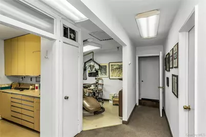 828 N Fletcher Avenue, Valley Stream, NY 11580 - Photo 32