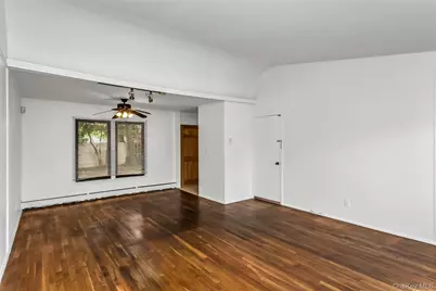 828 N Fletcher Avenue, Valley Stream, NY 11580 - Photo 6