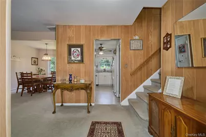 8 Abbie Lane, Hyde Park, NY 12538 - Photo 2