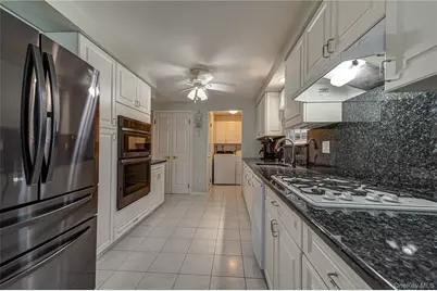 23 Hurtin Boulevard, Smithtown, NY 11787 - Photo 12