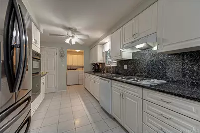 23 Hurtin Boulevard, Smithtown, NY 11787 - Photo 10