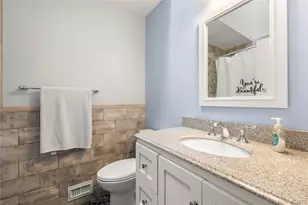 8 Victoria Dr, Amityville, NY 11701 - Photo 18