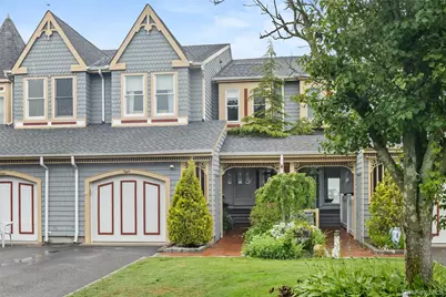 8 Victoria Drive #8, Amityville, NY 11701 - Photo 2