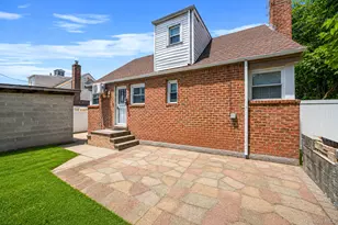 121-23 238th St, Rosedale, NY 11422 - Photo 8