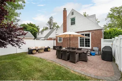 1030 North Drive, Merrick, NY 11566 - Photo 4