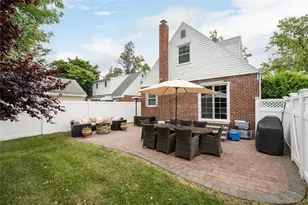 1030 North Dr, Merrick, NY 11566 - Photo 4