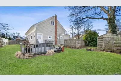 46 Laurel Avenue, East Islip, NY 11730 - Photo 12