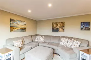 48 Pointe Cir S, Coram, NY 11727 - Photo 8