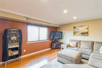 48 Pointe Cir S, Coram, NY 11727 - Photo 4