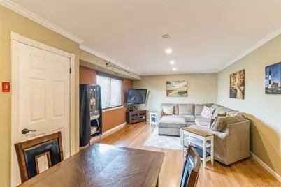 48 Pointe Cir S, Coram, NY 11727 - Photo 12