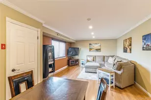 48 Pointe Cir S, Coram, NY 11727 - Photo 12