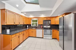 259 Woodlawn Ave, Saint James, NY 11780 - Photo 12