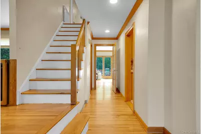 8 Pinehurst Drive, Purchase, NY 10577 - Photo 4