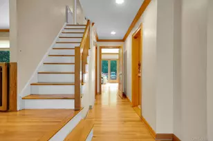 8 Pinehurst Dr, Purchase, NY 10577 - Photo 4