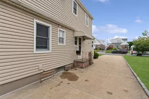 163 Bregman Ave, New Hyde Park, NY 11040 - Photo 30
