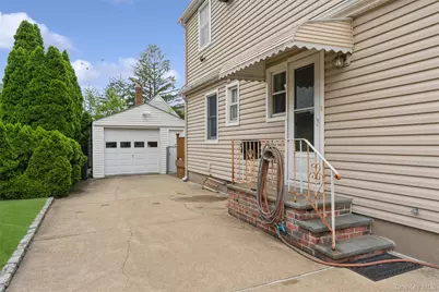 163 Bregman Avenue, New Hyde Park, NY 11040 - Photo 28