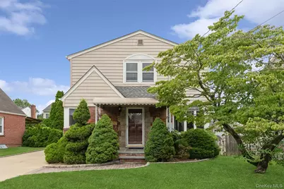 163 Bregman Avenue, New Hyde Park, NY 11040 - Photo 2