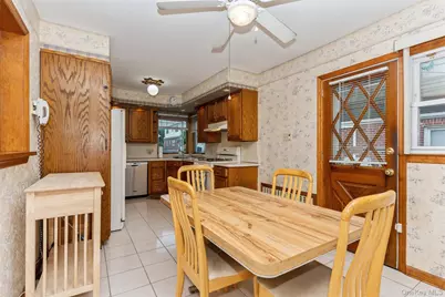 163 Bregman Avenue, New Hyde Park, NY 11040 - Photo 8