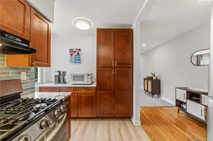 9 Bryant Crescent, White Plains, NY 10605 - Photo 12