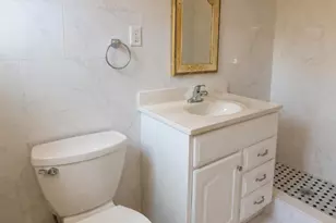 2 Arbor Pl, Glen Cove, NY 11542 - Photo 10